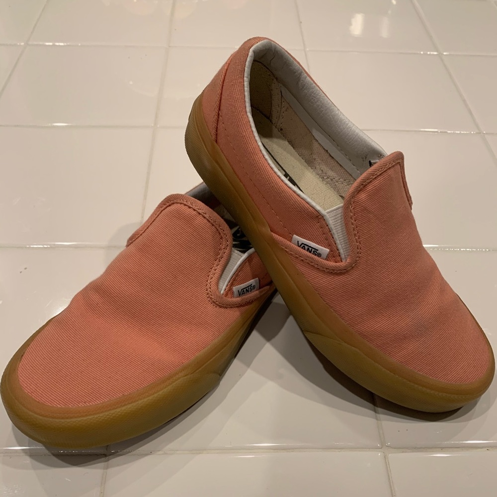 Women’s size 5 Vans slip-on peach w/ gum sole